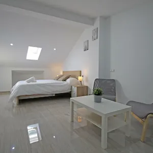 Esparteros 6, Estudios Malaga